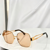 Lunettes de soleil unisexes classiques à monture carrée en métal, verres dégradés UV400, pour femmes et hommes, en or et couleur claire