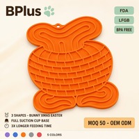 BPlus Mangeoire Lente en Silicone Moulé Monobloc en Forme de Tête de Lapin avec Rainures Labyrinthe pour une Alimentation 3x Plus Longue, Base à Ventouse, OEM, MOQ 50, FDA LFGB