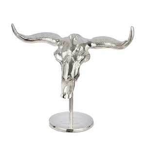 Sculpture de crâne de taureau en argent, figurine artistique en métal faite à la main, décoration de table, style rustique, thème animalier pour salon - Product Image 1