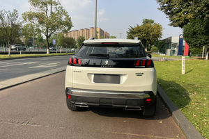 <span class=keywords><strong>Peugeot</strong></span> 4008 d'occasion 2018 1.6T 6AT Essence SUV Conduite à Gauche 167 CV Écran LCD 12,3 Pouces Intérieur Propre Design Français Bien Entretenu - Product Image 6