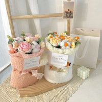 Bouquet en peluche style tricot avec lumières, ensemble de fleurs prêt à offrir, emballage portable, cadeau pour la fête des enfants