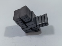 Source de bloc de ferrite d'aimants industriels haute performance 75*30*10 pour les matériaux magnétiques permanents