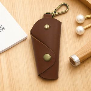 พวงกุญแจหนังม้าทำด้วยมือพร้อมพวงกุญแจไฟโลโก้ที่กำหนดเองของผู้ชายกุญแจรถของขวัญที่ไม่เหมือนใคร - Product Image 6