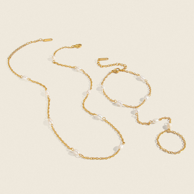 Freshwater Pearl Hand Harness Stainless Steel 18K Gold Plated Connected Finger Chain Dainty Elegant Wrist Jewelry