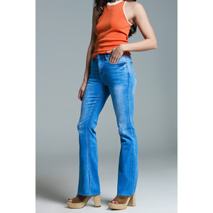 กางเกงยีนส์ทรงสกินนี่เอวปกติ ขาบาน สีไลท์วอช - Product Image 1