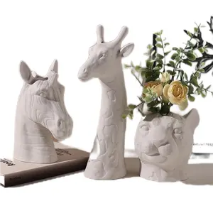 Décoration de maison minimaliste Prairie Animal Vase de luxe Intérieur Vase en céramique blanche pour la décoration intérieure Vase à fleurs
