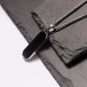 Collar con Colgante Personalizable de Acero Inoxidable con Grabado y Esmalte Brillante, Imprescindible para Hombres Hipster - Product Image 2
