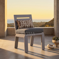 Meubles de patio modernes et luxueux, table et chaises de jardin, ensemble de salle à manger extérieure en aluminium et en bois