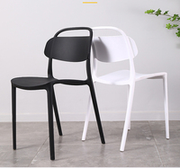 Chaise de salle à manger empilable en polypropylène italienne Supernatural Yi, design à dossier perforé, pour la maison, le bureau, la salle de sport, la salle de bain, la cave à vin