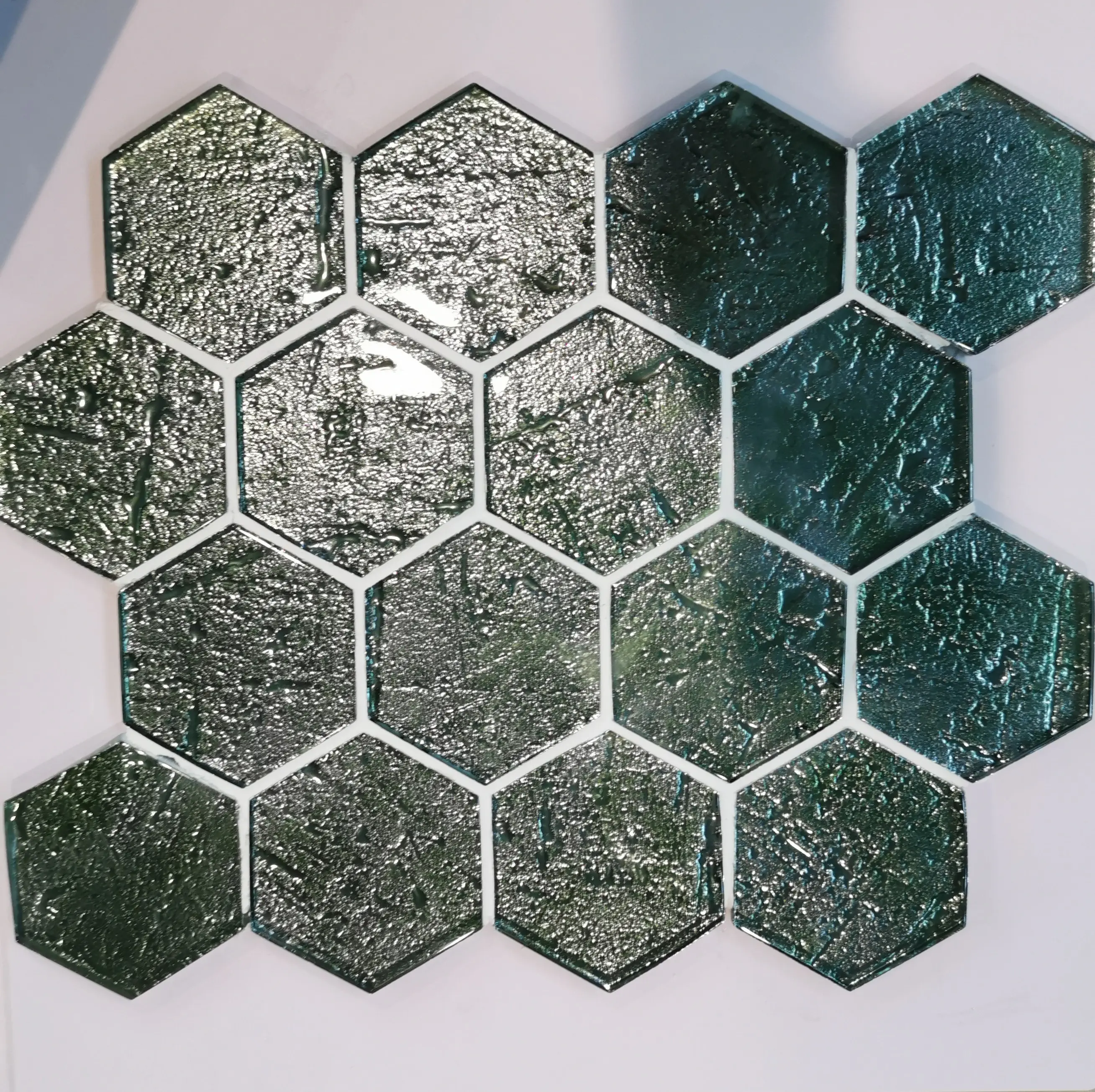 La nuova tecnologia di alta qualità mosaico di vetro, ad alta temperatura di fusione di sinterizzazione e la colorazione, lustro metallico mosaico di vetro industriale