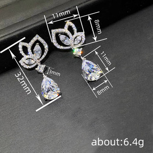 Orecchini a Goccia a Forma di Loto per Donne, Accessori per Orecchie Geometrici per Uso Quotidiano - Product Image 3