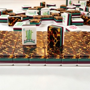 Mahjong américain ondulé en acrylique, style transfrontalier européen et américain, design à quatre couches avec blocs de couleur - Product Image 3
