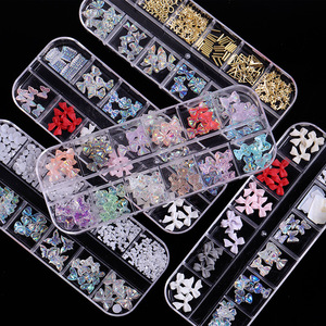 Nouvelle Arrivée - Décorations d'Ongles Colorées à 12 Grilles, Strass DIY Faciles à Appliquer, Breloques 3D Ours Papillon Kawaii en Résine pour Nail Art - Product Image 1