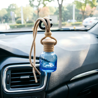 Vente en gros de flacons de parfum pour voiture en verre miniature avec logo personnalisé, diffuseur de parfum pour voiture, désodorisant pour la décoration intérieure de la voiture