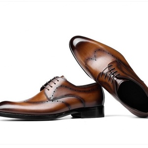 Zapatos de Cuero Marrón Puntiagudos para Hombre Estilo Inglés, Zapatos de Cuero Formales para Bodas y Negocios - Product Image 4