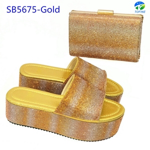 <span class=keywords><strong>รองเท้า</strong></span>คุณภาพดีมากจากอิตาลีและชุดกระเป๋ารองเท้า<span class=keywords><strong>ส้น</strong></span>เตี้ย<span class=keywords><strong>รองเท้า</strong></span>สีสันน้อยกว่า3<span class=keywords><strong>นิ้ว</strong></span> - Product Image 3