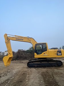 Mini-excavatrice Komatsu PC220-7 en bon état, d'origine japonaise, avec moteur à chenilles liquides inclus, machine d'occasion à vendre en Chine - Product Image 5