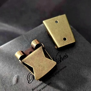 Accessoire de cravate Bolo en métal bronze antique de haute qualité de 30mm et 22mm - Product Image 1