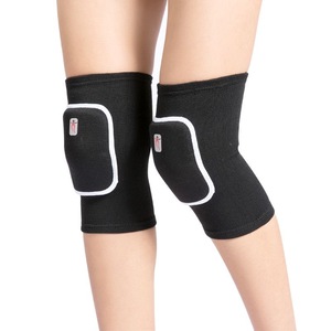 מגני הברך ספוג לילדים עם הגנה מקיפה ותמיכה לריקודי כדורגל - Product Image 1