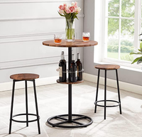 Ensemble de table à manger ronde de style industriel avec porte-bouteilles et 2 tabourets de bar, table de bistrot compacte pour petit balcon, café, cuisine
