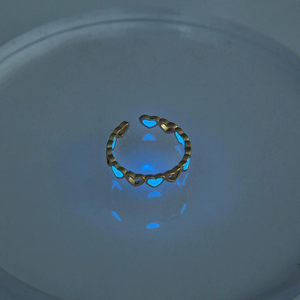<span class=keywords><strong>Anello</strong></span> da donna Glow Hollow Heart <span class=keywords><strong>love</strong></span> Ring regolabile a forma di cuore <span class=keywords><strong>anello</strong></span> luminoso incandescente in anelli Color <span class=keywords><strong>argento</strong></span> scuro - Product Image 2