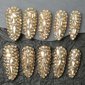 10 pièces de faux ongles en acrylique à couverture complète, peints à la main, en gel, forme longue cercueil/amande, personnalisables, faits main, de luxe, pré-conçus - Product Image 2