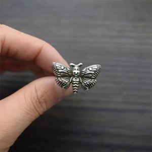 Bague personnalisée gothique avec motif animal, papillon, tête de mort pour femmes - Product Image 2