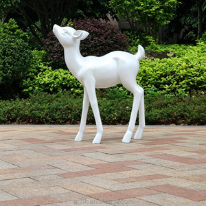 Sculpture de cerf personnalisée en résine de fibre de verre A068 pour projet paysager, moderne, abstraite, peinte à la main, artistique, pour hôtel et parc, thème Pâques - Product Image 4