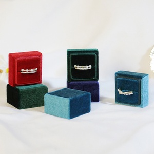 Wholesale Luxury Vintage <b>Ring</b> Box Microfiber Velvet Jewelry Travel <b>Storage</b> Case with Custom Logo for Weddings - Product Image 2