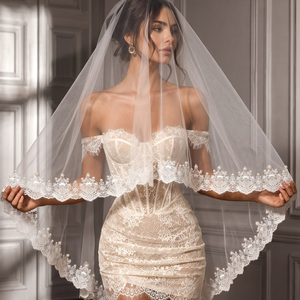 YouLaPan Romantische bruidssluier met bloemenkant en parels Kathedraal bruidssluier Bruidshaaraccessoire voor trouwjurk V377 - Product Image 4