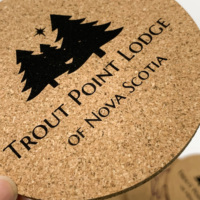 Sous-verres en liège naturel ronds personnalisables avec support métallique – Vente en gros