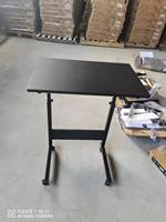 Table relevable moderne avec 6 niveaux de hauteur pour canapé et lit