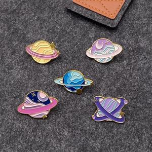 Insignia de esmalte duro de Metal con logotipo personalizado de alta calidad, alfileres de solapa decorativos de Jersey a la moda, temas de flores y ángeles para fundición de ropa - Product Image 1