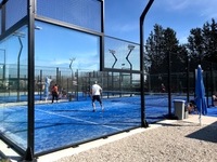 Fabricant de terrains de padel panoramiques, terrain de paddle-tennis avec votre propre logo et couleurs, équipement de padel