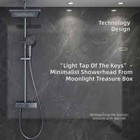 Système de douche thermostatique en laiton poli avec affichage numérique de la température, commande par touches, design minimaliste carré, pommeau de pluie supérieur