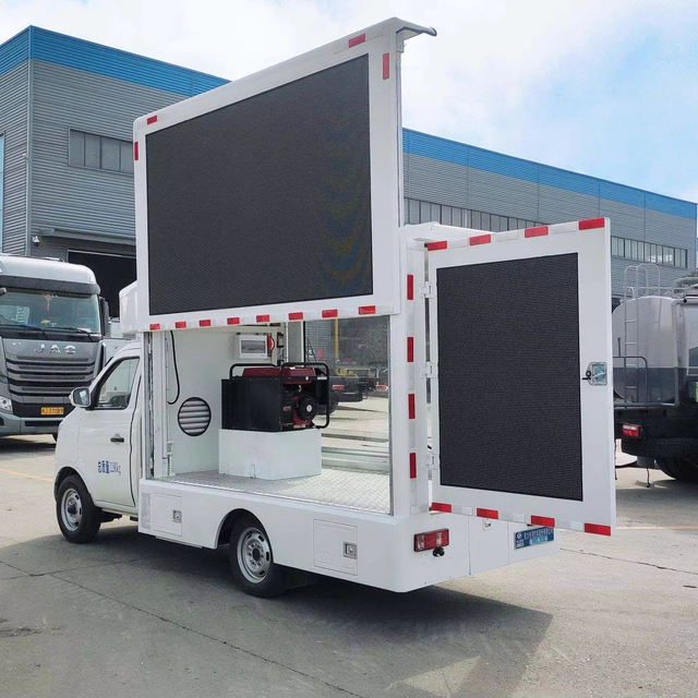 New Diesel Automatic Outdoor Stage Promotion Performance Show Dance Speech LED Screen Mobile Stage Truck