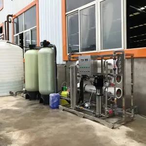 Osmosis Inversa para 1,5 T/h con antiincrustante inyectando descalcificador de agua industrial 3000 LPH 1000gln por día pozo de agua solty 250 L