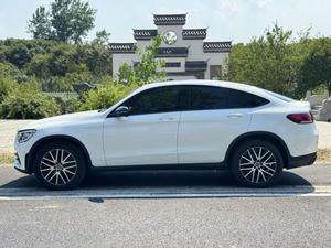 <span class=keywords><strong>Voiture</strong></span> de luxe d'<span class=keywords><strong>occasion</strong></span> Ben Z 2022 Glc 260 4matic Sports SUV intermédiaire <span class=keywords><strong>essence</strong></span> 2.0t 211 ch L4 9 vitesses <span class=keywords><strong>automatique</strong></span> 5 portes 5 places Voitures Jiben Auto - Product Image 3