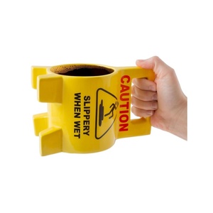 แก้วกาแฟกันลื่นเมื่อเปียกป้ายเตือนถ้วยของขวัญสำนักงานตลกแปลกใหม่สำหรับการทำงานของขวัญที่ปิดปากยอดเยี่ยมสำหรับเพื่อนร่วมงานและเพื่อน - Product Image 2