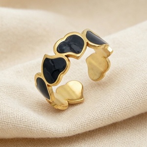 Anillo de Moda Popular en Europa, Personalizado, Hidráulico, Relleno de Epoxi, en Forma de Corazón, Abierto, de Acero Inoxidable, Chapado en PVD, Oro de 18K - Product Image 3