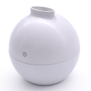 Mini humidificateur aromathérapeutique en bois de pêche, 130 ml, rechargeable par USB, lumière à sept couleurs, pour la maison, le bureau, utilisation sur le bureau - Product Image 2