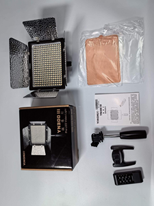 Lampe de studio LED Yongnuo YN300III 3200K-5600K pour appareil photo, vidéo, maquillage et TikTok avec adaptateur secteur - Product Image 5