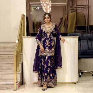 Ensemble prêt-à-porter entièrement cousu avec haut en faux georgette brodé et orné de sequins, pantalon palazzo et dupatta. - Product Image 1