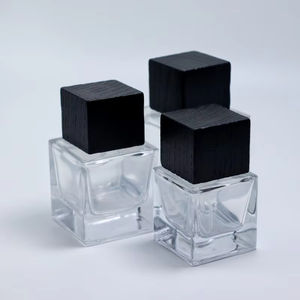 Botella de Perfume de Vidrio Personalizada para Hombre, con Pulverizador de Lujo, Transparente, Cuadrada, Vacía, de 30ml, 50ml, 100ml, con Caja - Product Image 3