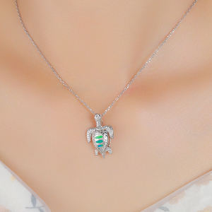 Pendentif XYOP Timeless Coastal Turtle en argent sterling 925 avec opale et <span class=keywords><strong>orgonite</strong></span>, avec des reflets scintillants et un cadre marin artisanal - Product Image 4