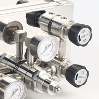Regulator Pengalih Tekanan Semi Otomatis UHP Silinder Ganda 300 bar Inlet 2-35 bar Outlet N2 O2 Ar H2 He CO2 Propana Argon