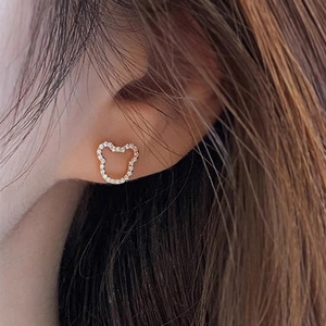 Orecchini a perno dorati a forma di cartone animato con strass in cristallo incastonati a castone, per donna, carini da indossare tutti i giorni - Product Image 3