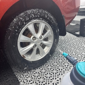 Nettoyant professionnel pour pneus 23L, solution de nettoyage tout usage pour jantes, pour ateliers de detailing automobile et stations de lavage de voitures - Product Image 6