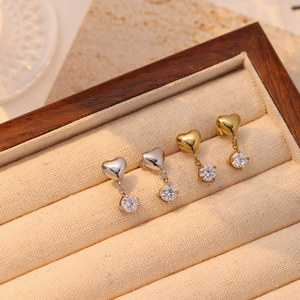 Boucles d'oreilles en acier inoxydable plaqué or 18 carats avec breloque en zircon pour femmes |   Imperméable, hypoallergénique et durable - Product Image 3