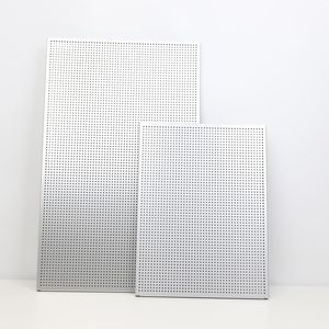 Plaque de cuisson perforée en alliage d'aluminium antiadhésive pour four, idéale pour la pâte feuilletée, les mille-feuilles, la viande et les desserts - Product Image 3